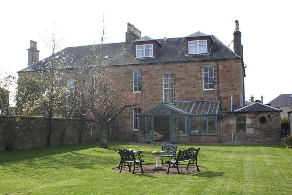 Langley Bank Guest House 艾尔 外观 照片