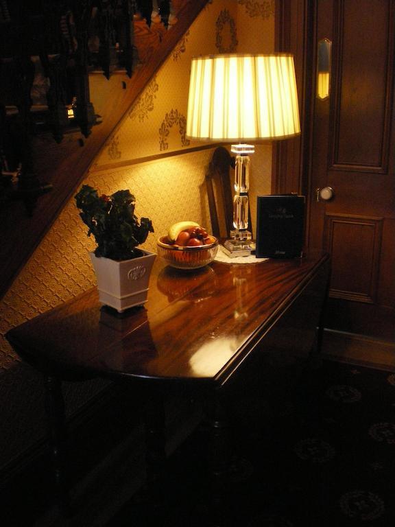 Langley Bank Guest House 艾尔 外观 照片