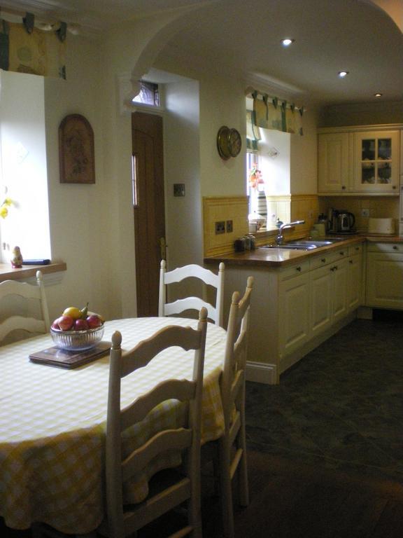 Langley Bank Guest House 艾尔 外观 照片