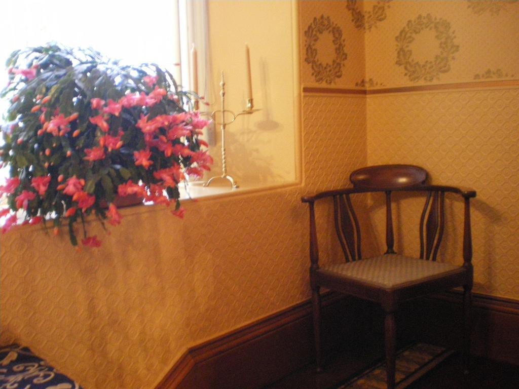 Langley Bank Guest House 艾尔 外观 照片